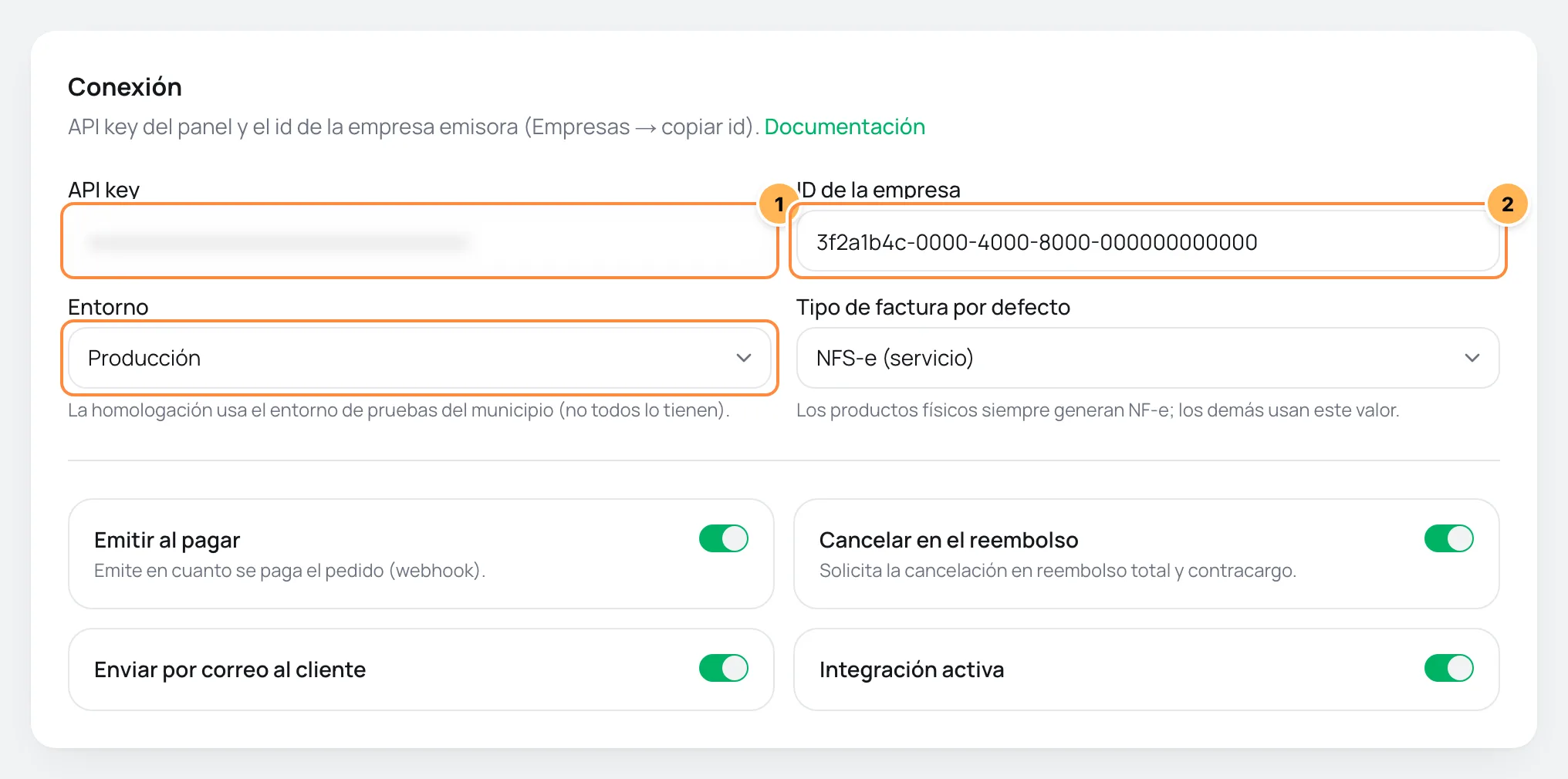 Tarjeta de conexión de eNotas en Vipter con la API key y el ID de la empresa numerados y el campo Entorno resaltado
